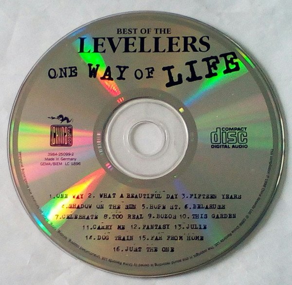 The Levellers, One Way Of Life - Best Of The Levellers-CD, CDs, Historia Nuestra