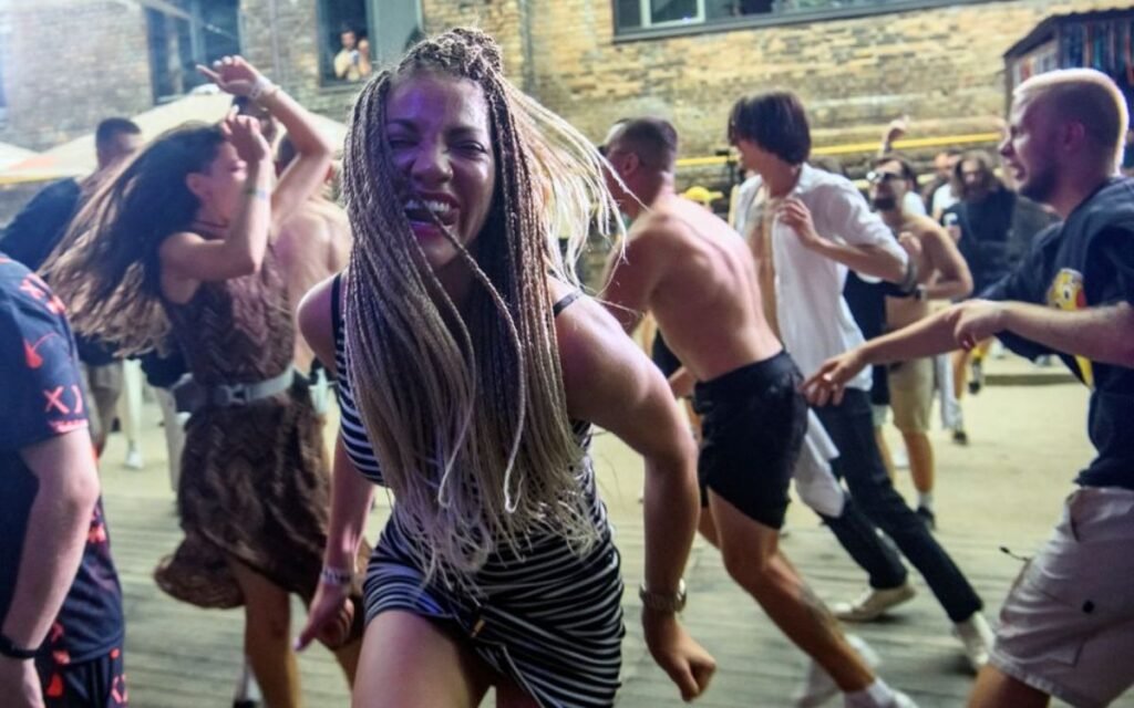 Descubre las ravers julio 2025 nacionales e internacionales más importantes: datos, curiosidades, consejos y coleccionables.